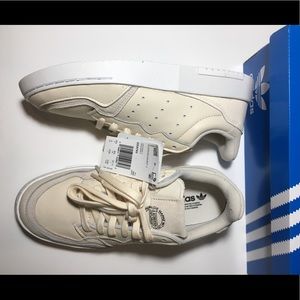 Adidas Supercourt shoes
